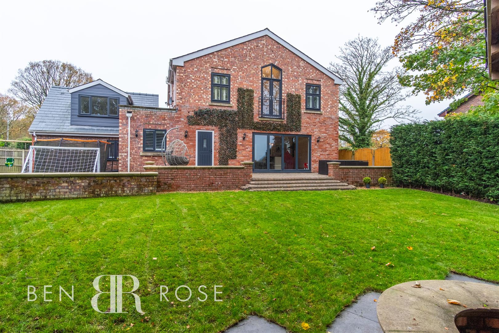 4 bed property in Mossy Lea Road, Wigan